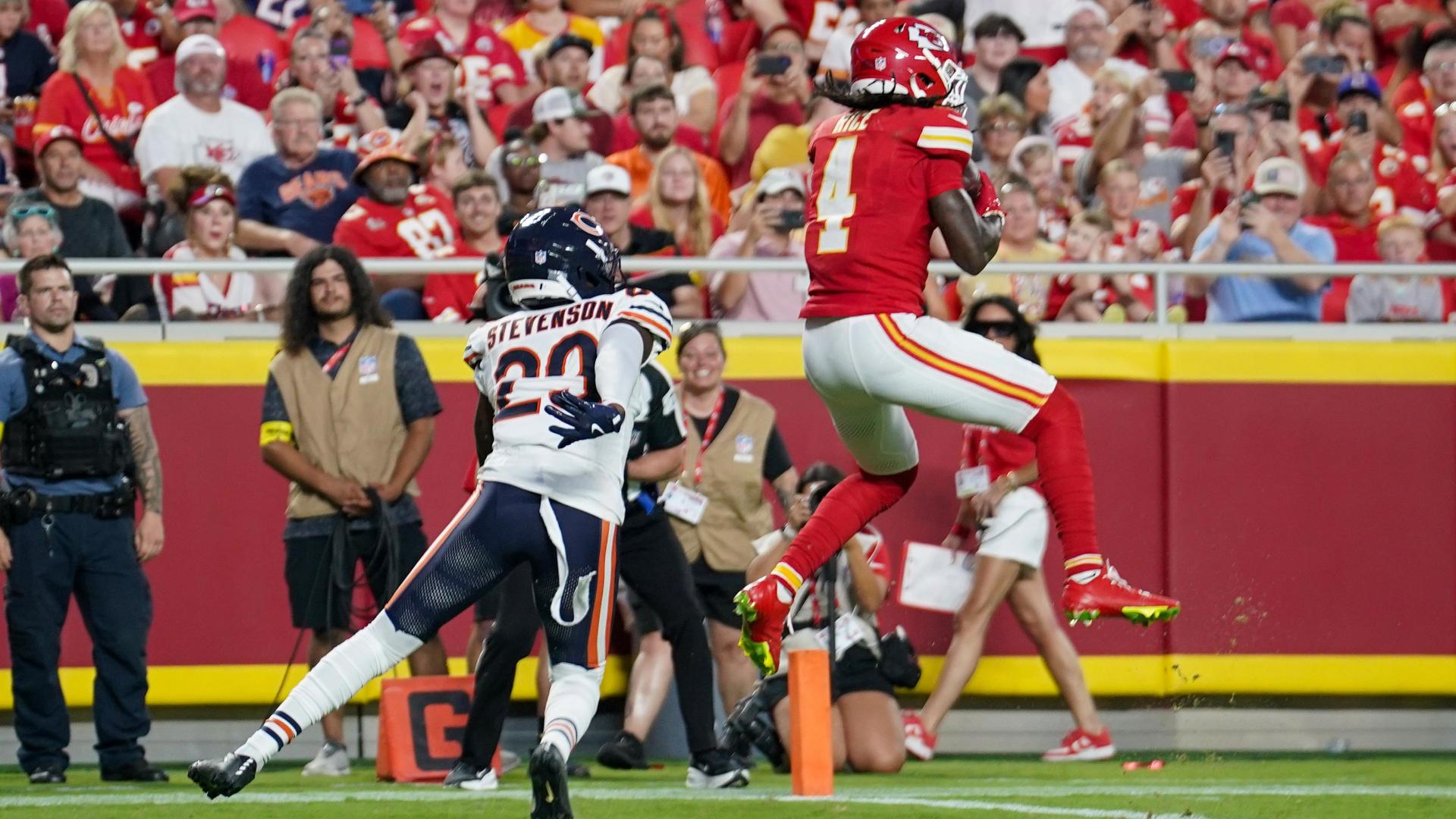 Patrick Mahomes connects with Rashee Rice for a TD