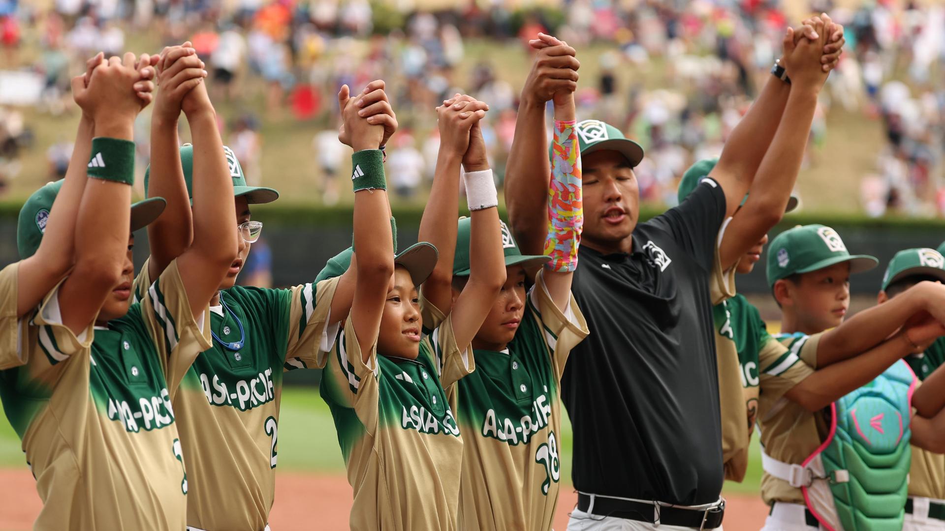 Chinese Taipei celebrates after winning LLBWS