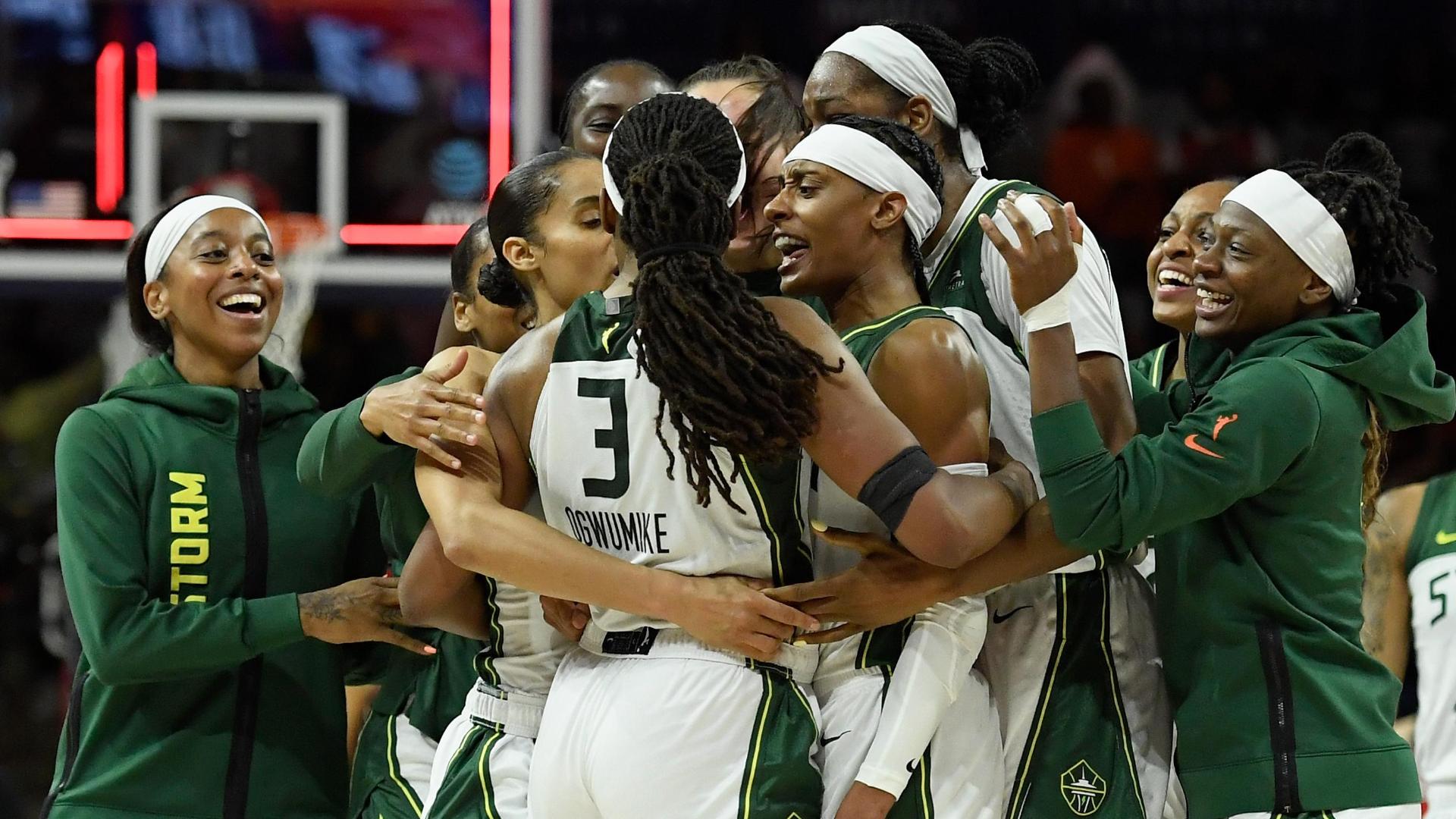 Nneka Ogwumike drains game winner for Storm