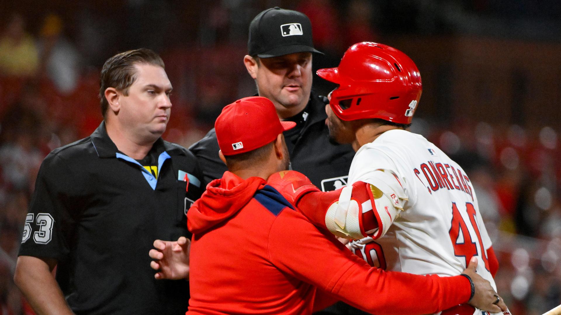 Willson Contreras mistakenly hits coach with bat after getting ejected