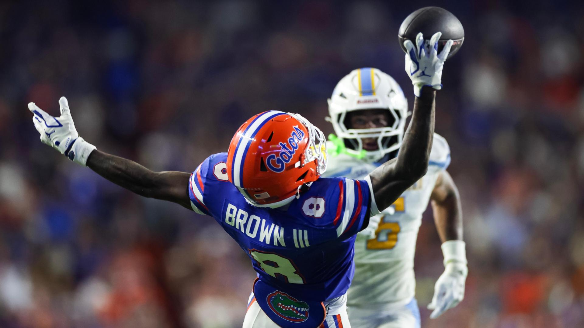 Florida's Vernell Brown III makes unbelievable one-handed grab