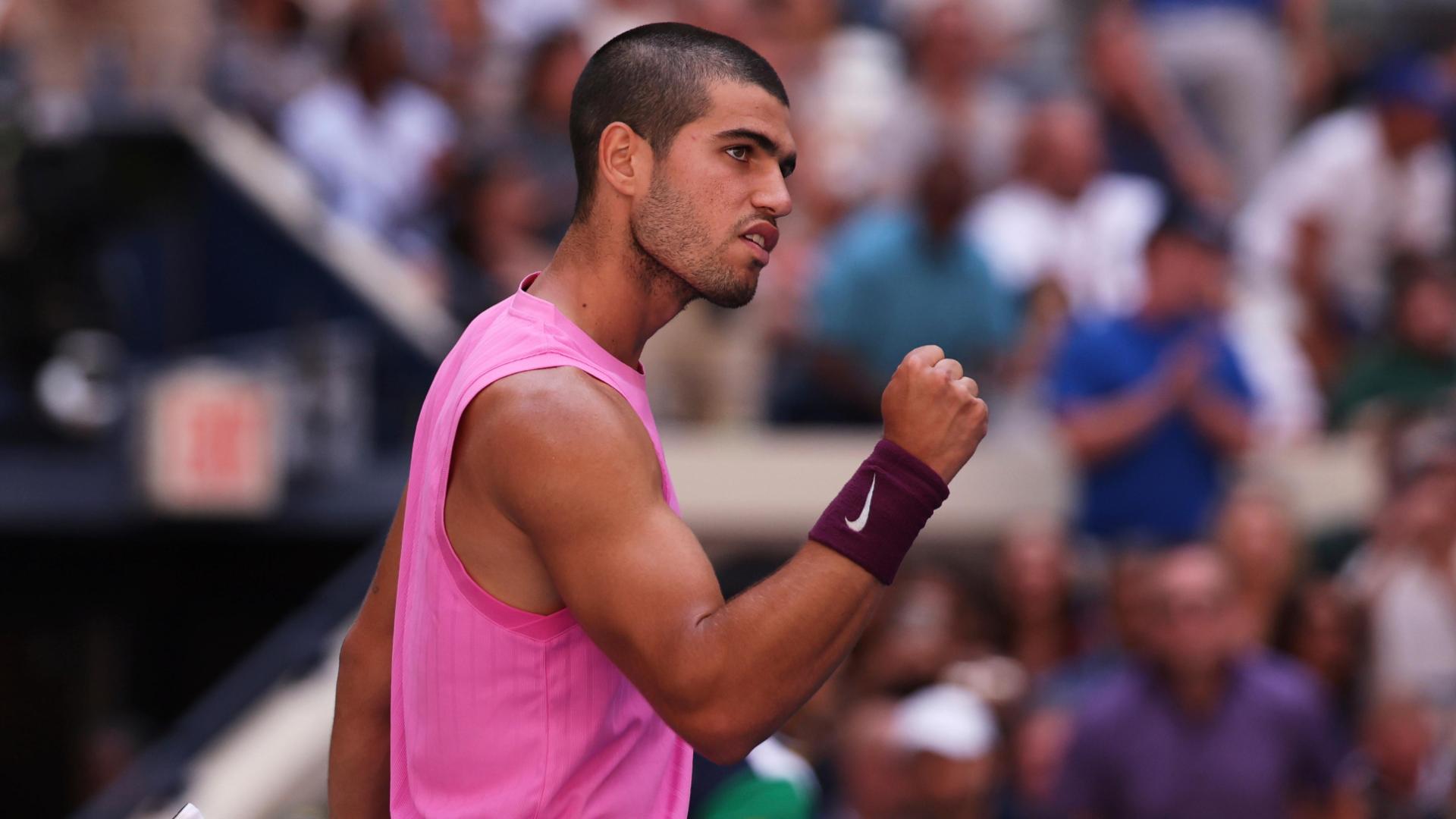 Carlos Alcaraz pulls off ridiculous behind-the-back winner