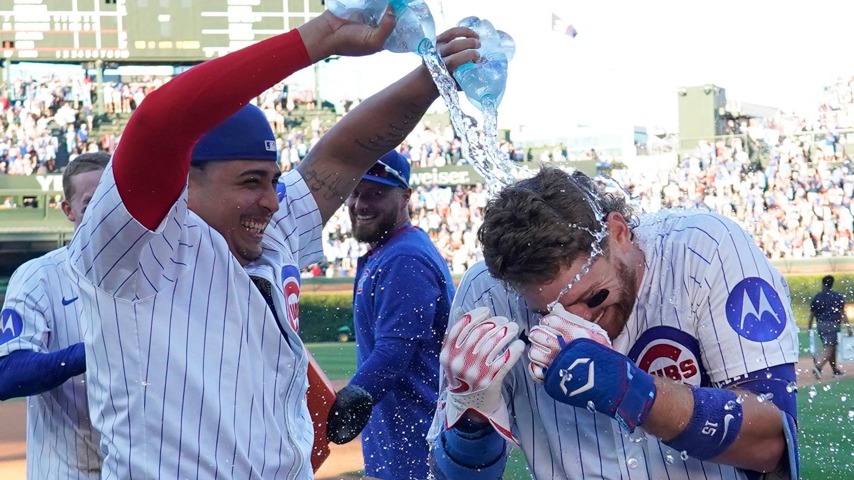 Carson Kelly walks it off for the Cubs in the 10th inning