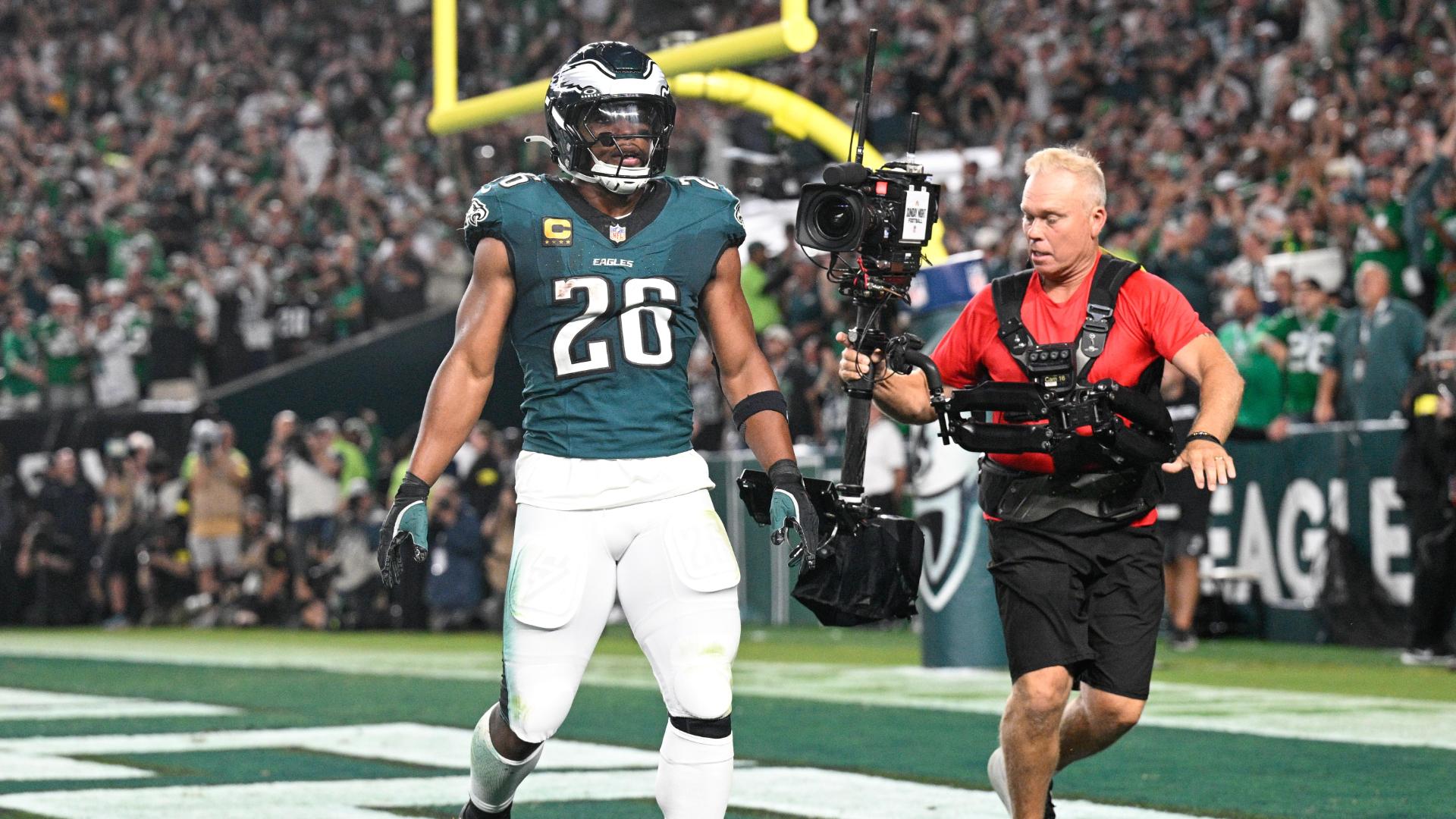 Saquon Barkley puts Eagles ahead with a 10-yard TD