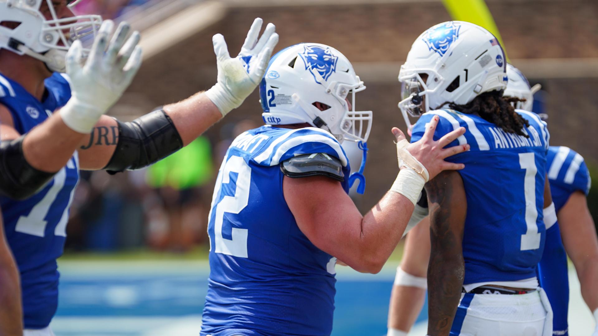 Andrel Anthony makes an incredible TD catch for Duke