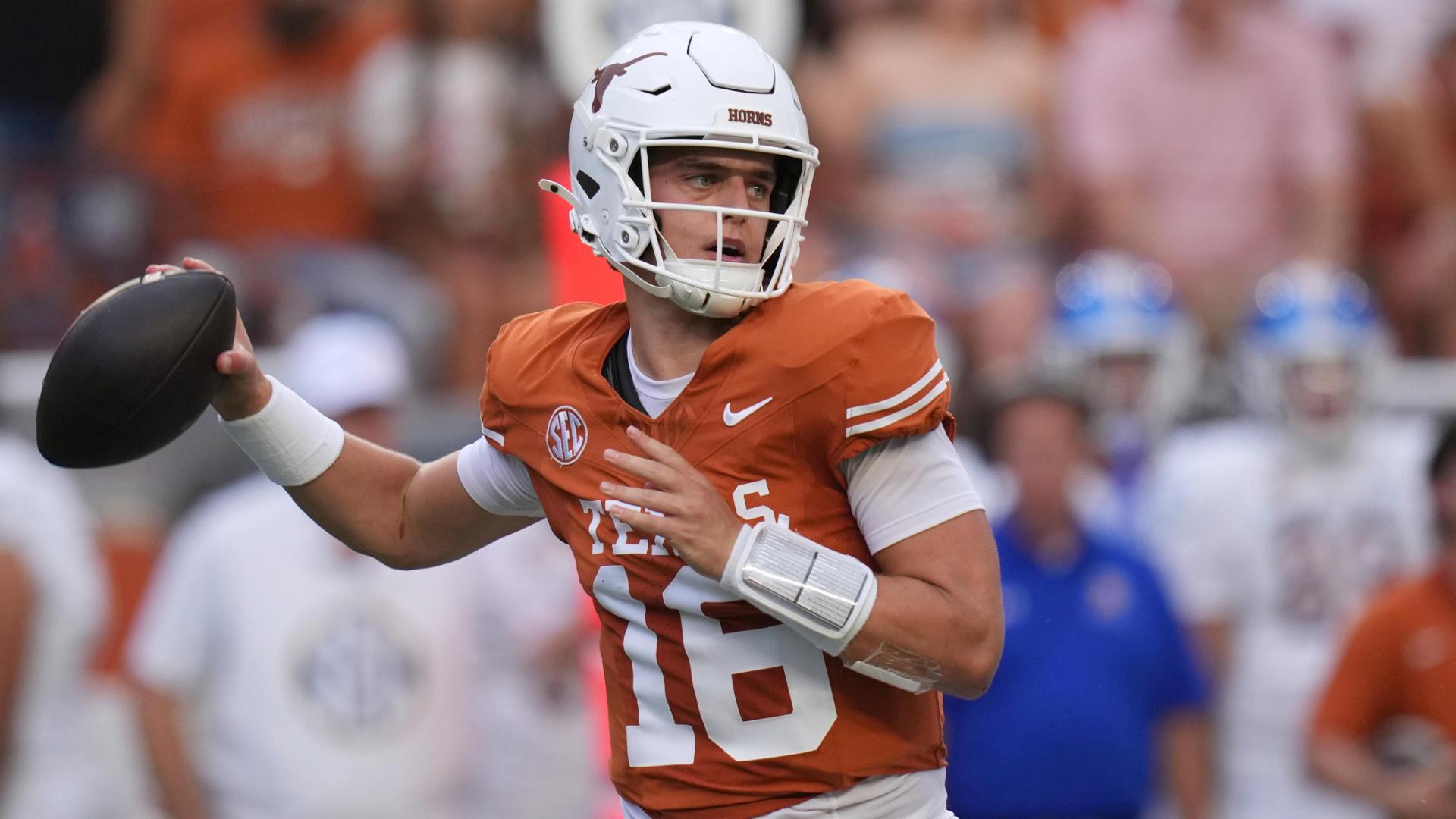 Arch Manning throws 4 TDs in 5 minutes for Longhorns