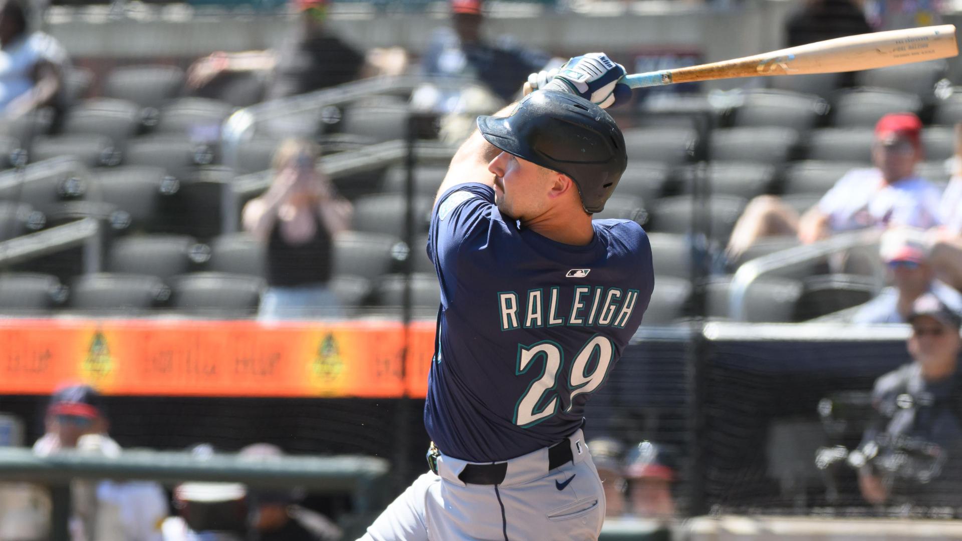 Cal Raleigh belts MLB-leading 53rd HR
