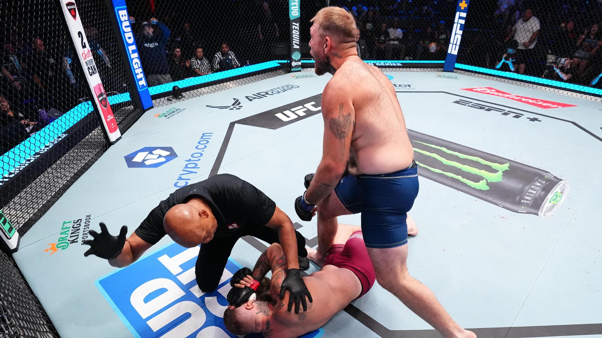 Steven Asplund secures 16-second TKO win