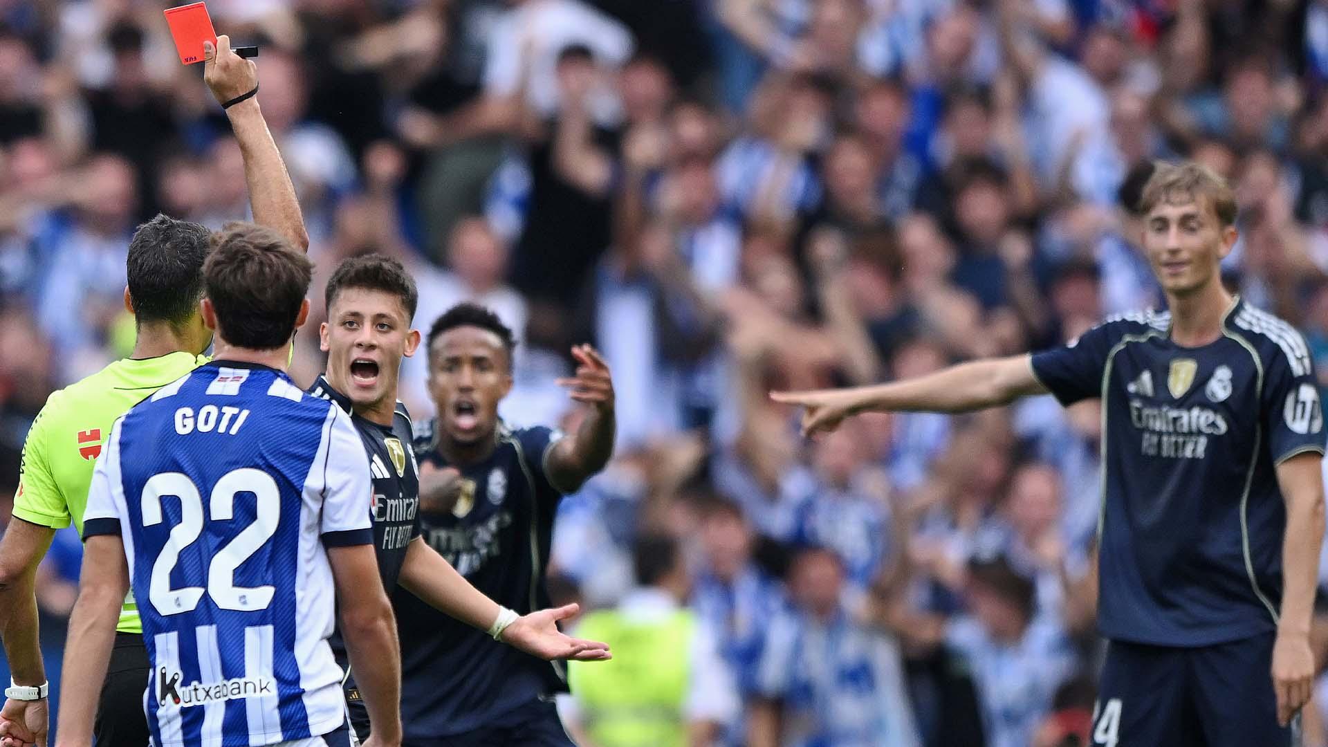 Was Dean Huijsen's red card vs. Real Sociedad harsh?