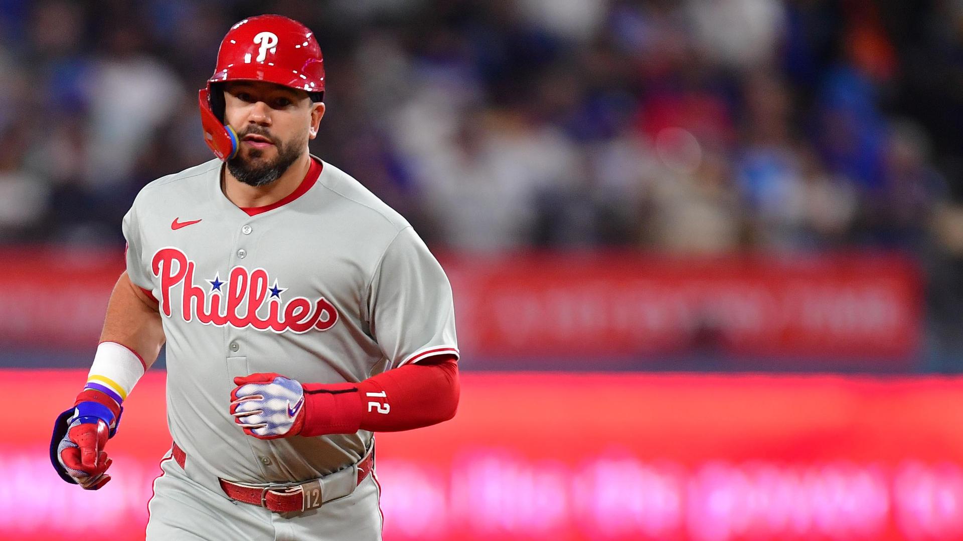 Kyle Schwarber bashes 53rd dinger on the season