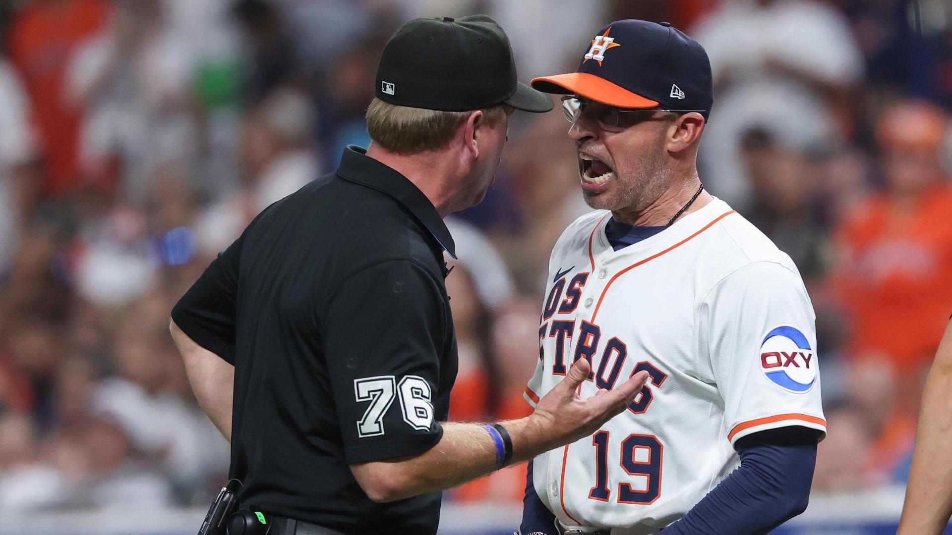 Astros manager tears into umps after finding out he's ejected