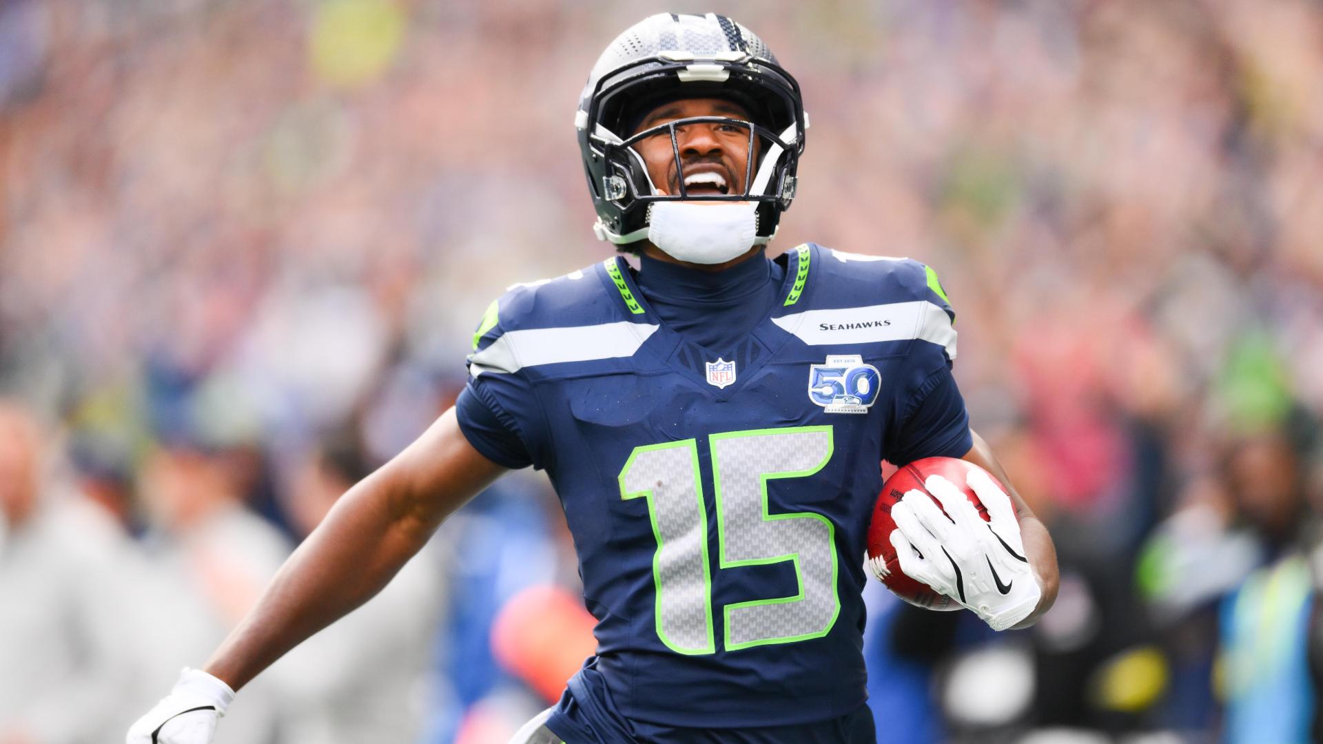 Tory Horton maneuvers through Saints for 95-yard punt return TD