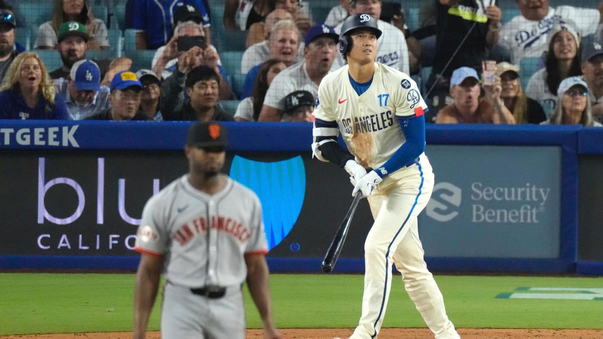 Shohei Ohtani belts his 53rd HR