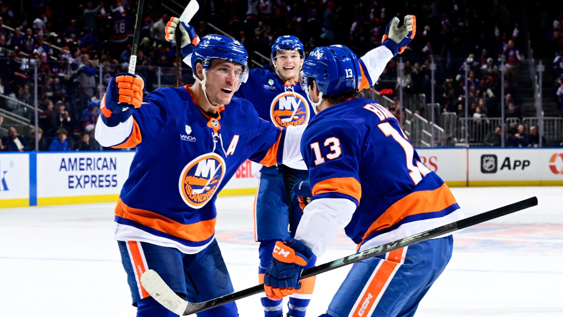 Bo Horvat's hat trick powers Islanders past Oilers