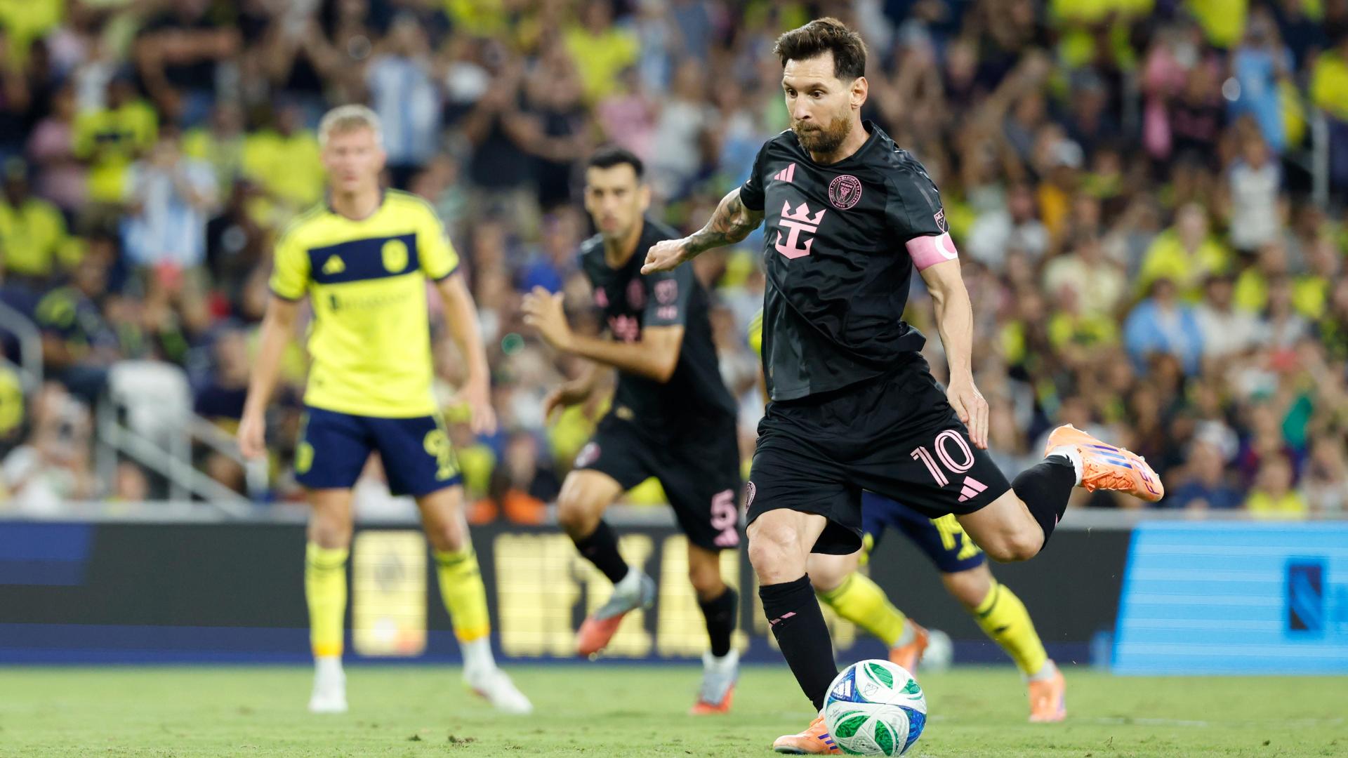 Messi equalizes from the penalty spot for Inter Miami