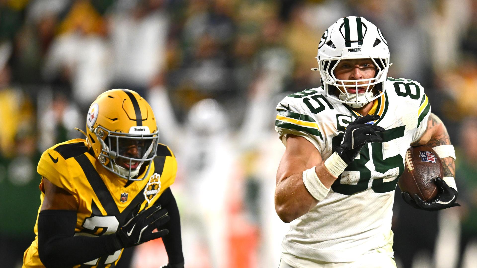 Tucker Kraft takes it 24 yards to the house for his 2nd TD