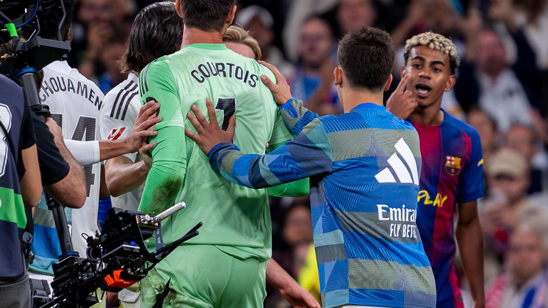 Tempers flare at the end of El Clásico