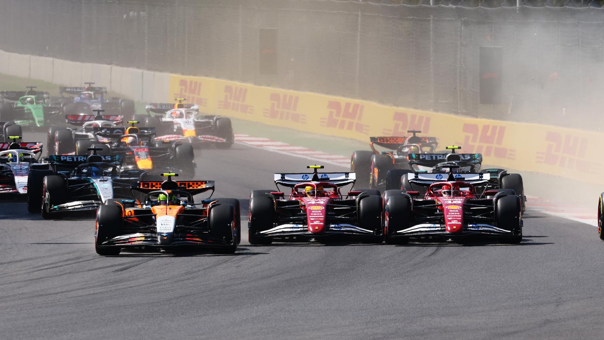Lando Norris keeps the lead after chaotic start in Mexico