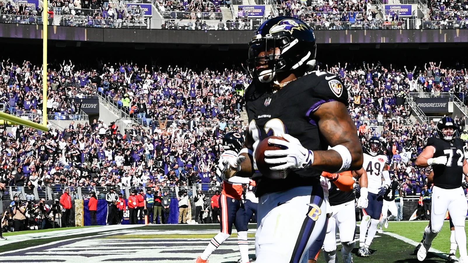 Derrick Henry passes Walter Payton on all-time rushing TD list