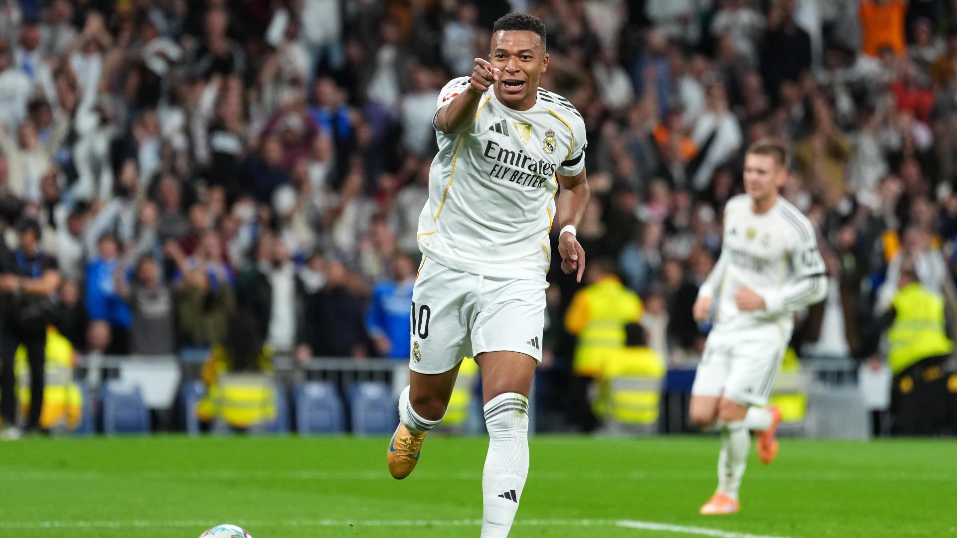 Kylian Mbappé scores in the 31'