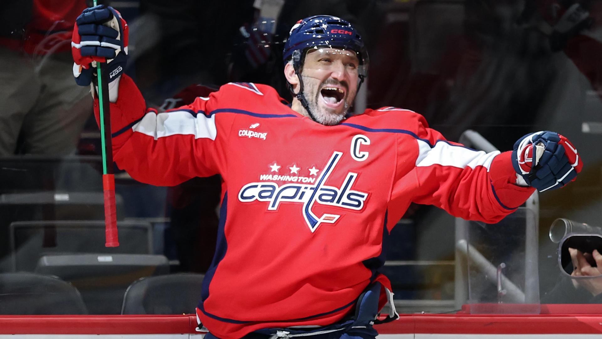 Ovechkin scores 900th career goal