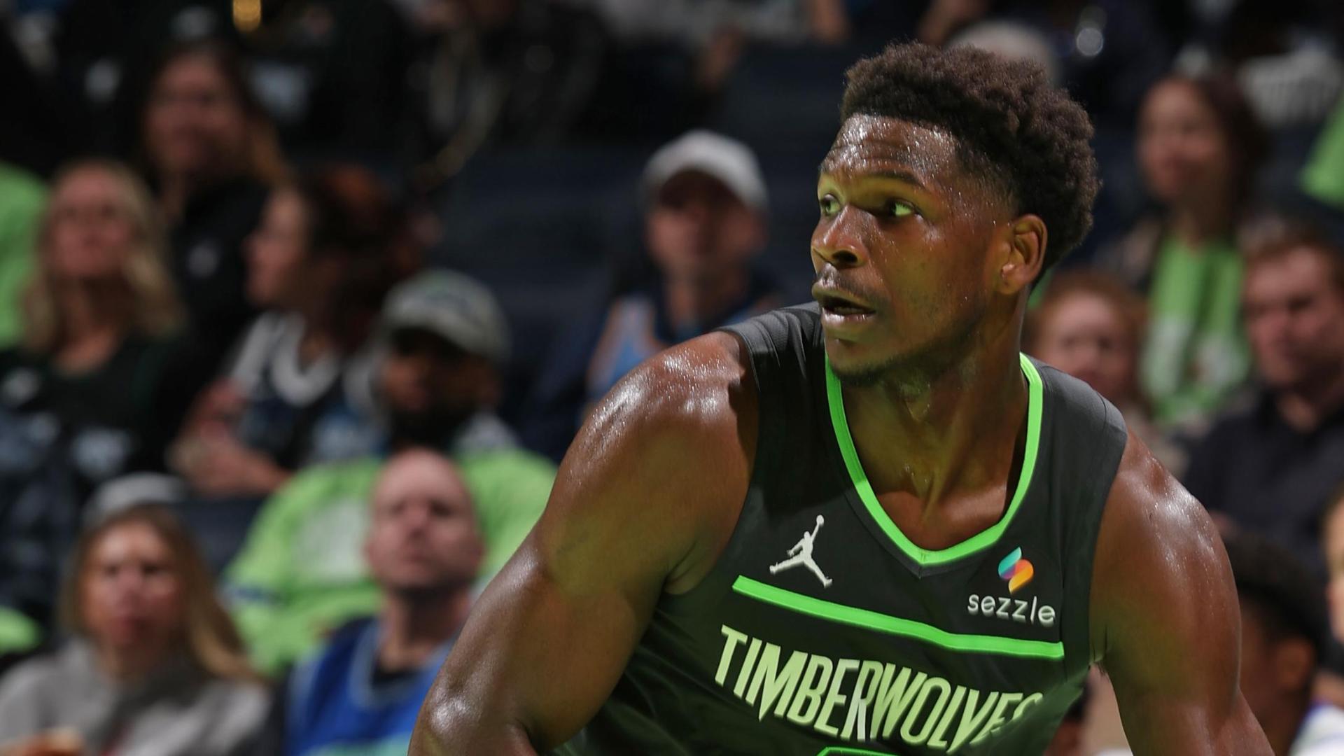 Edwards scores 37 as Wolves thrash Jazz