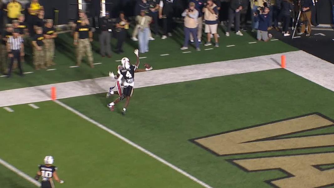 Cam Coleman impresses with back-to-back one-handed catches