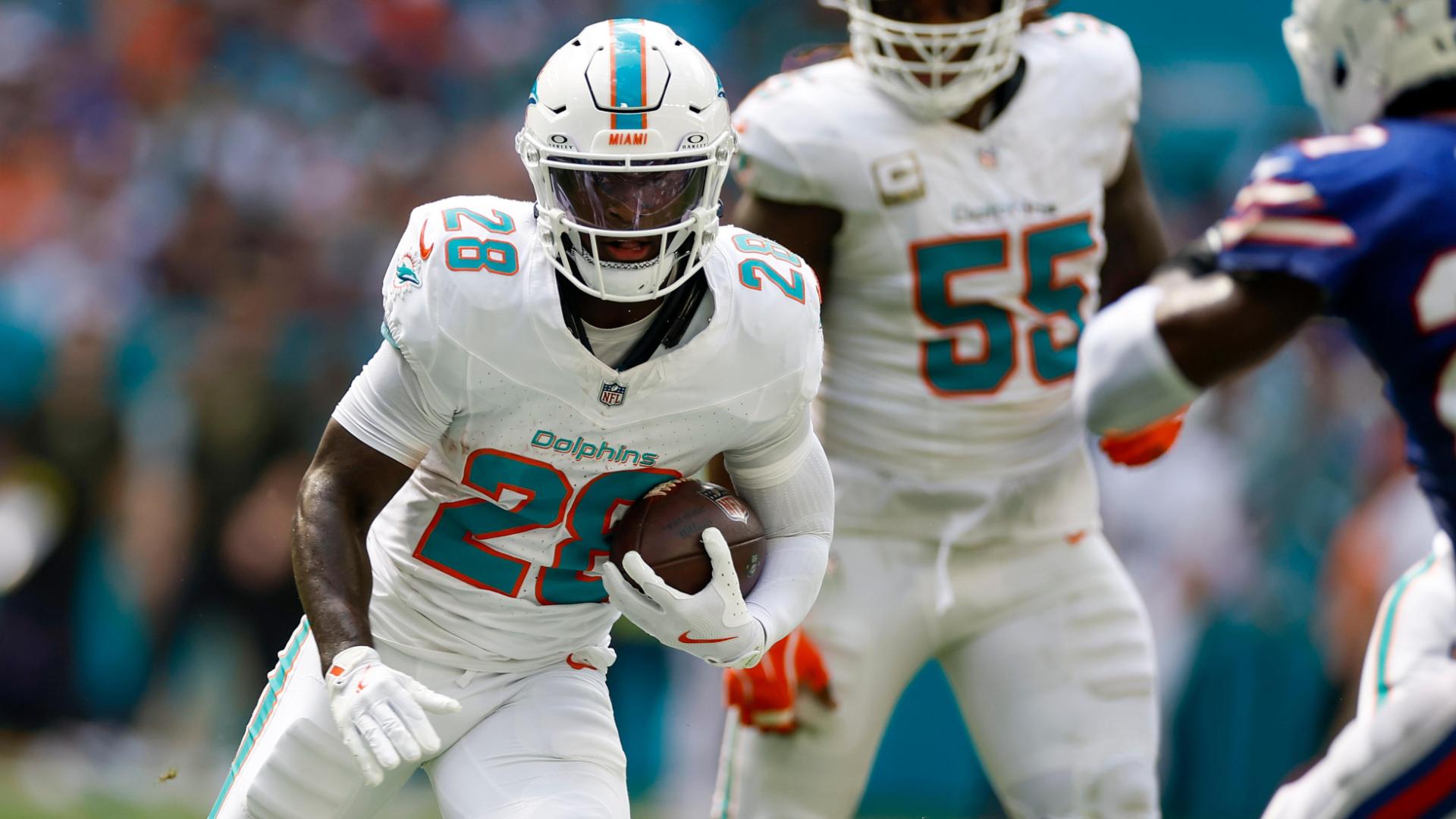 De'Von Achane rips off a 59-yard TD run