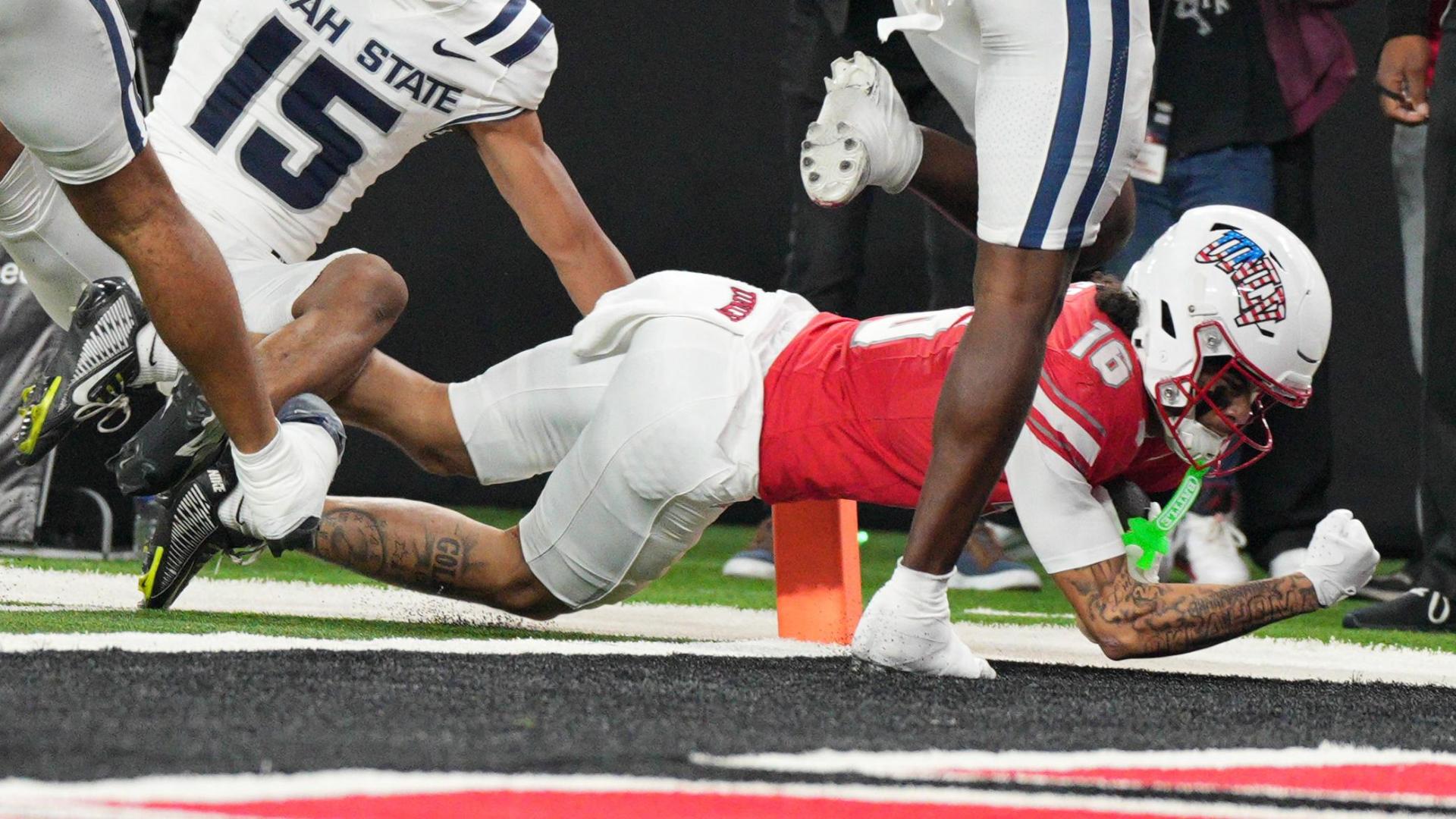 Kayden McGee scores walk-off TD for UNLV in 2OT