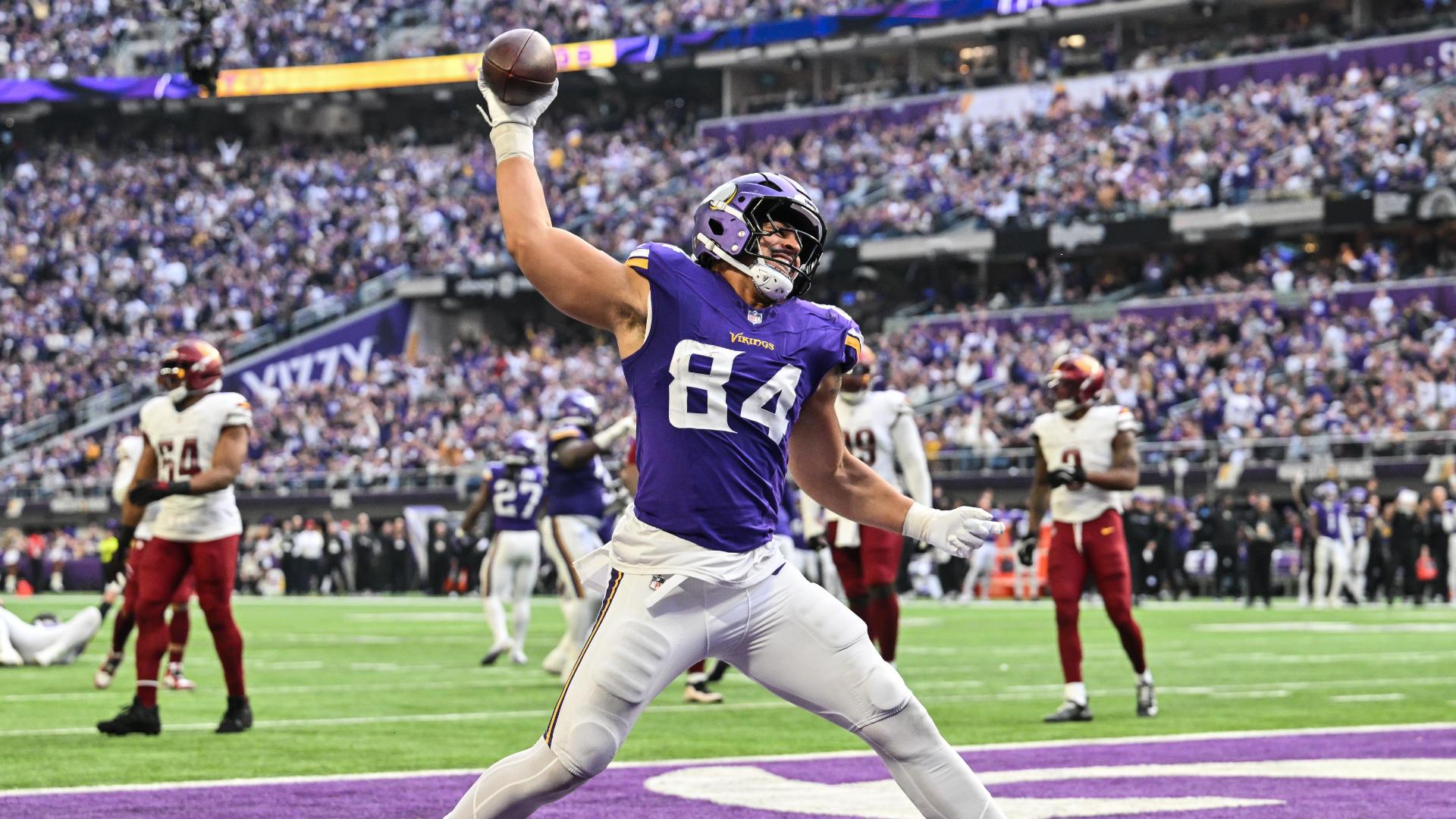 J.J. McCarthy hits a wide-open Josh Oliver for 2nd TD connection of game