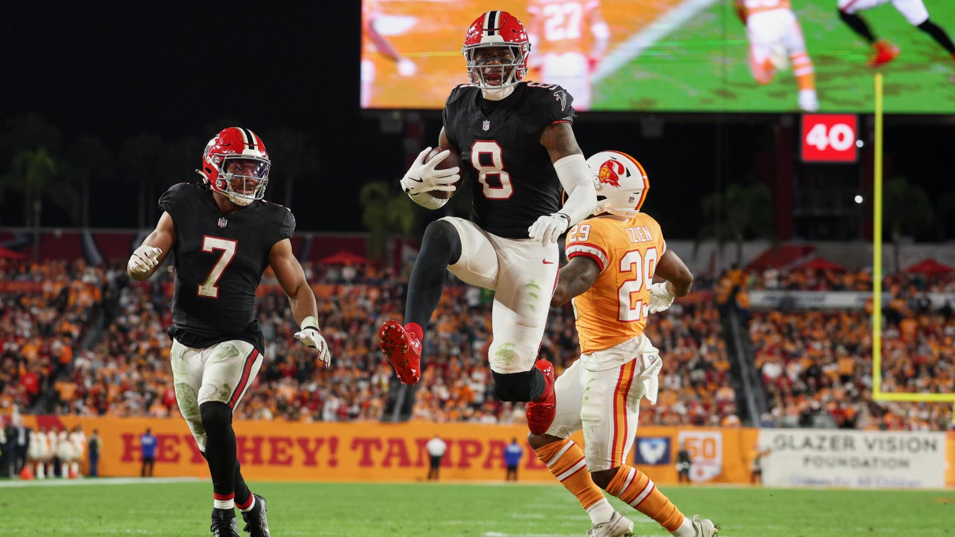 Kirk Cousins finds a wide-open Kyle Pitts for a Falcons TD