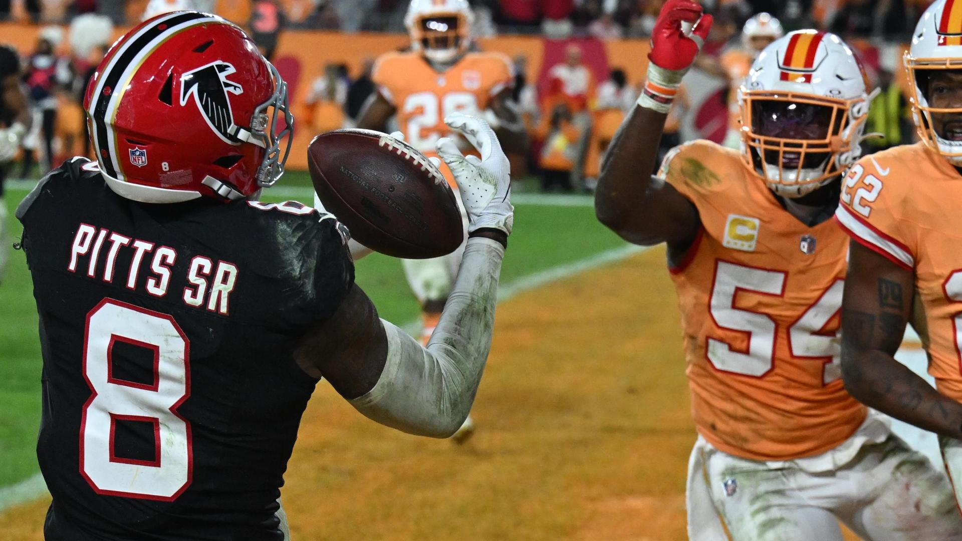Kyle Pitts hauls in huge TD late in the 4th quarter for Falcons