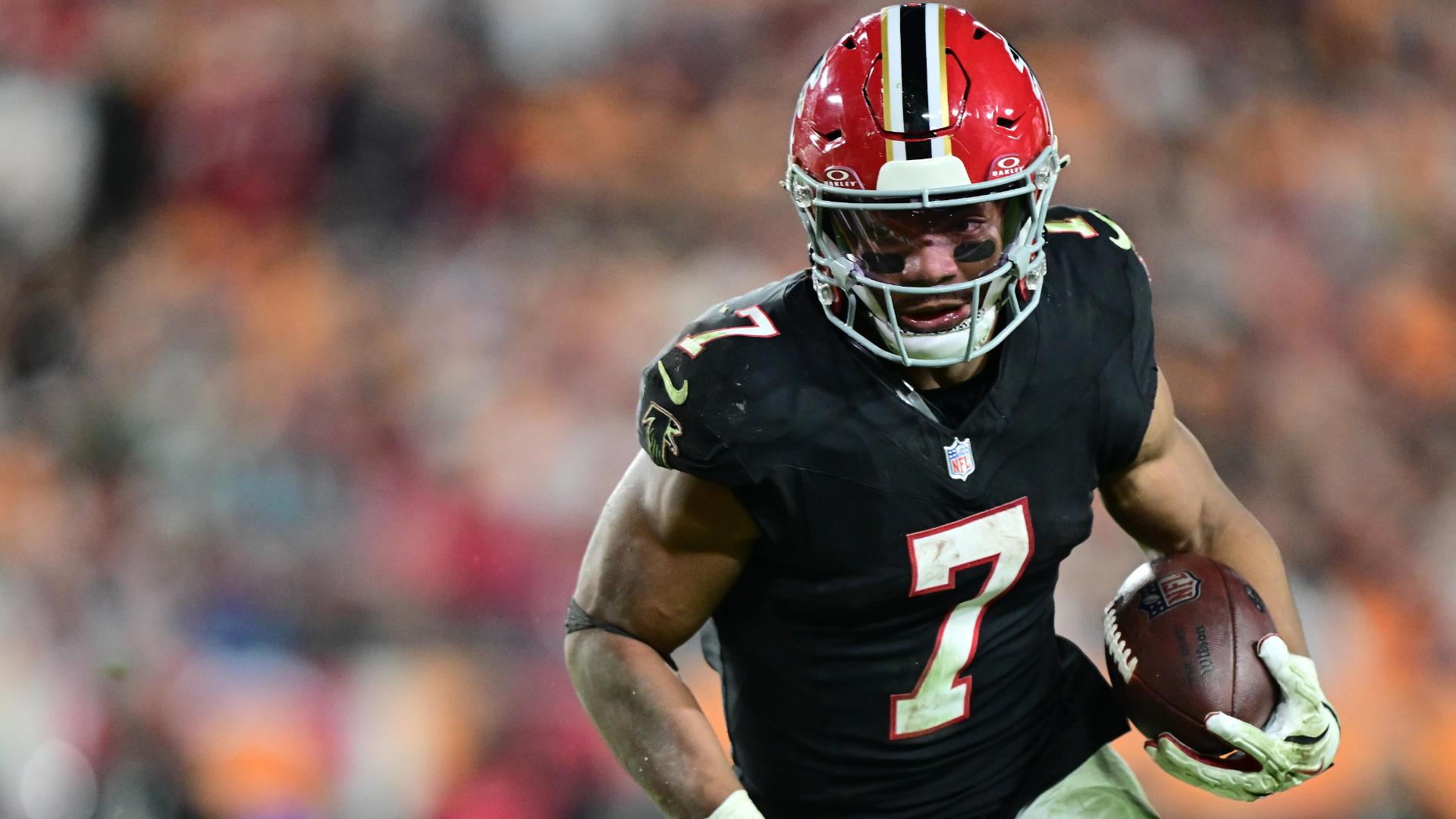 Bijan Robinson walks in a much-needed Falcons TD