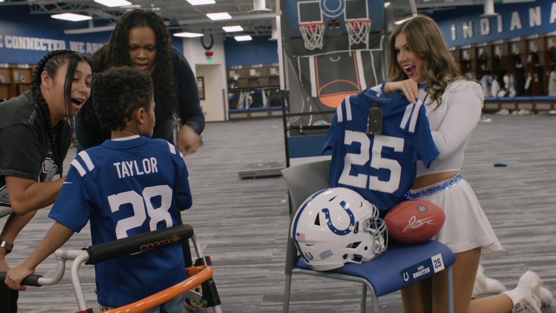 How a Colts cheerleader made a connection with deaf 9-year-old fan