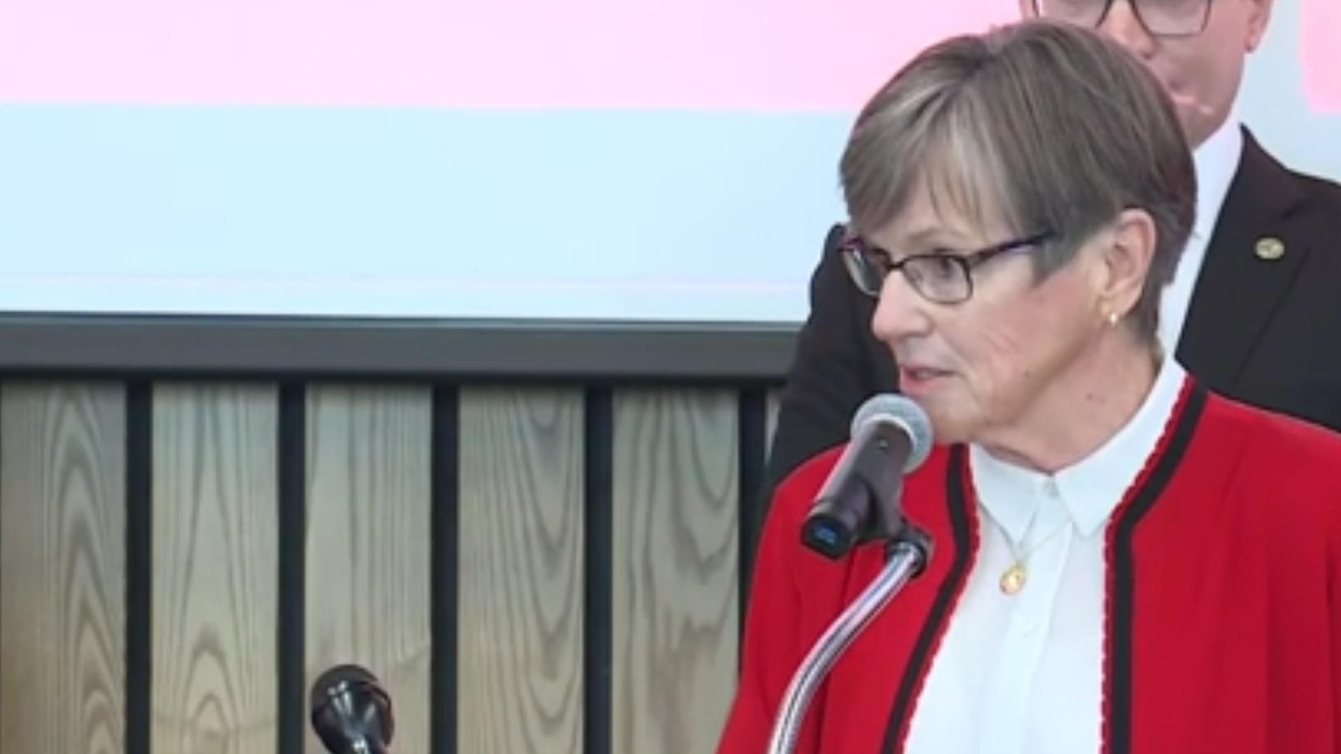 Kansas governor announces Chiefs' move to Kansas