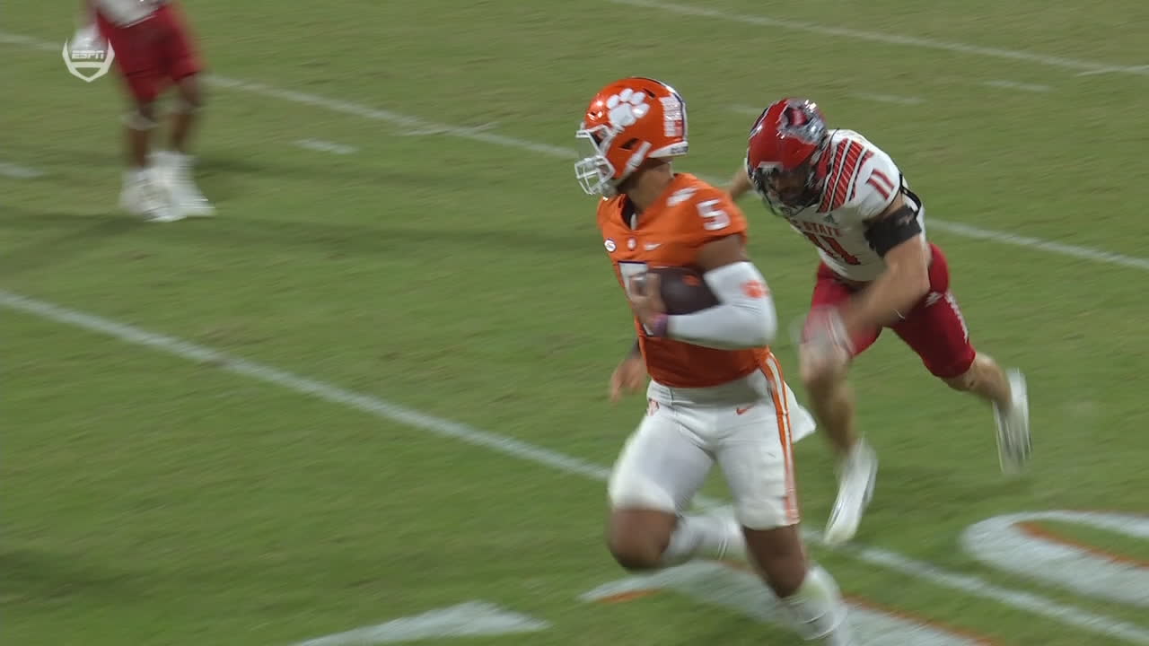 DJ Uiagalelei ices game for Clemson with TD run