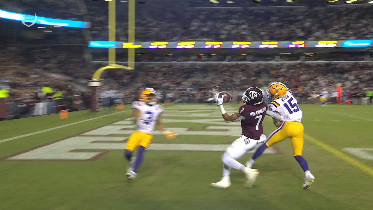 Moose Muhammad III comes up with sensational one-handed Aggies' TD