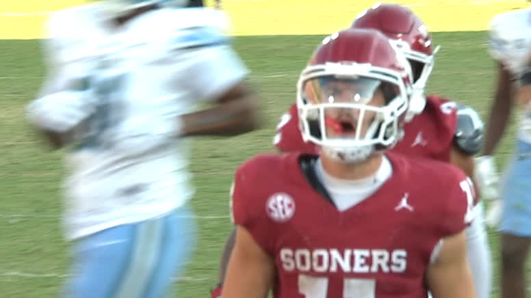 Jackson Arnold scrambles for impressive Oklahoma TD