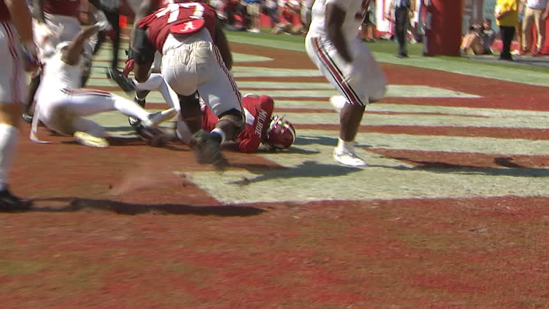 Milroe gives Alabama the lead with 7-yard rushing TD