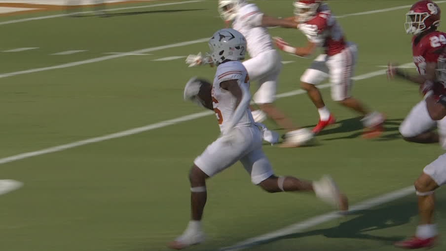 Quintrevion Wisner goes 43 yards for a Texas TD