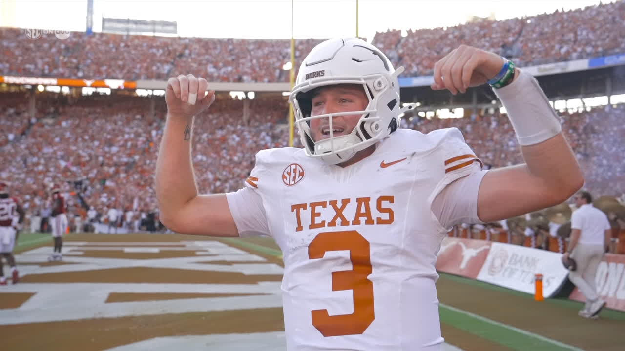 Quinn Ewers keeps it himself for TD run
