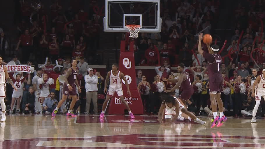 Zhuric Phelps hits big-time 3 for Texas A&M