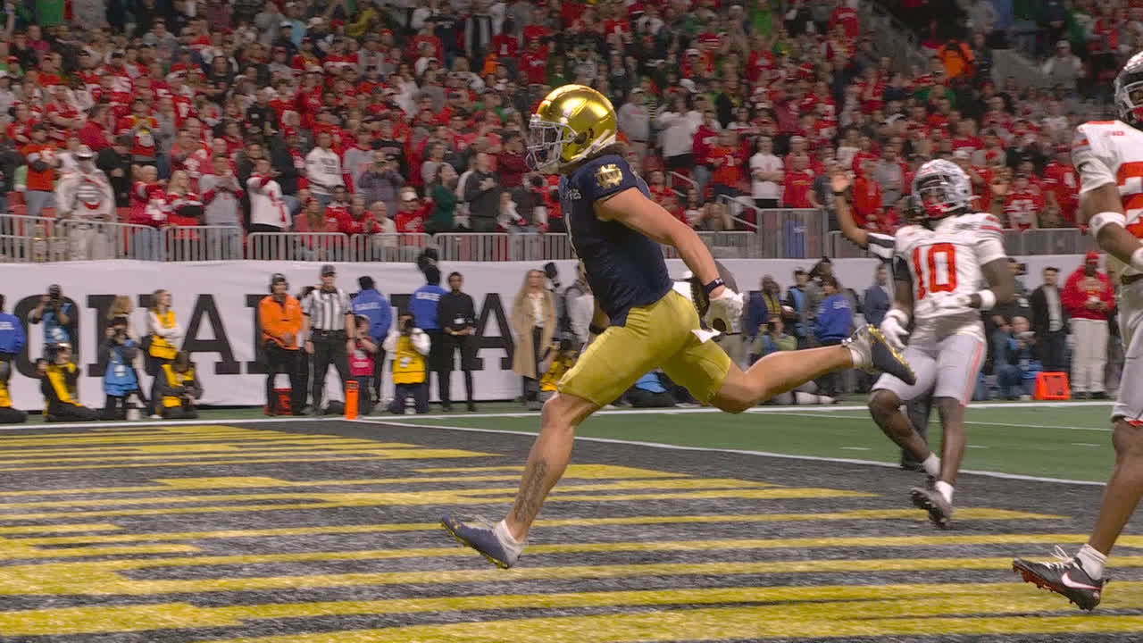 Notre Dame's Jaden Greathouse spins past defender on way to TD