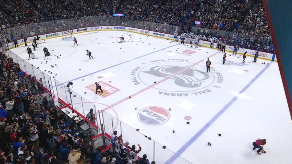 Hats go flying as Nichushkin's 3rd goal seals Avs' win
