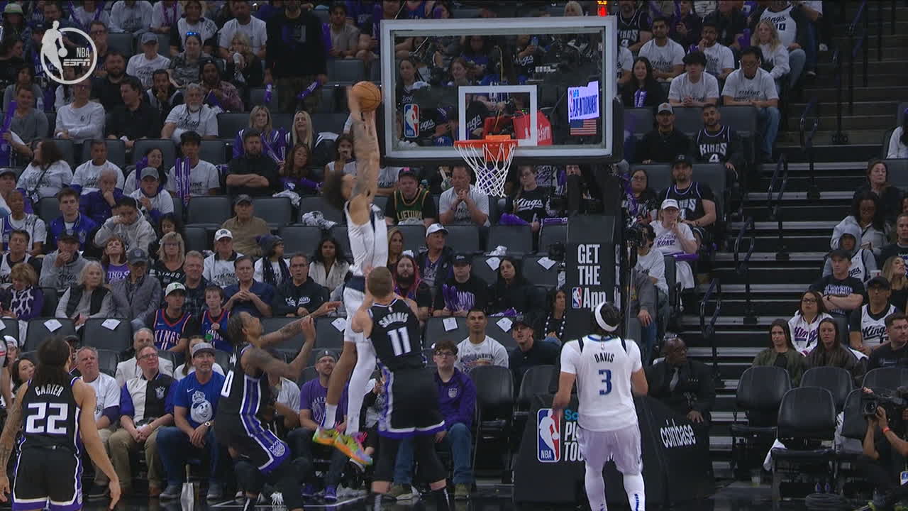 AD lobs a beauty to Dereck Lively for a Mavs alley-oop slam