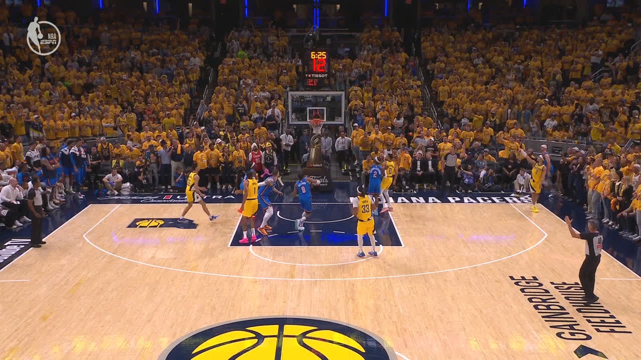 Andrew Nembhard left alone in corner for 3