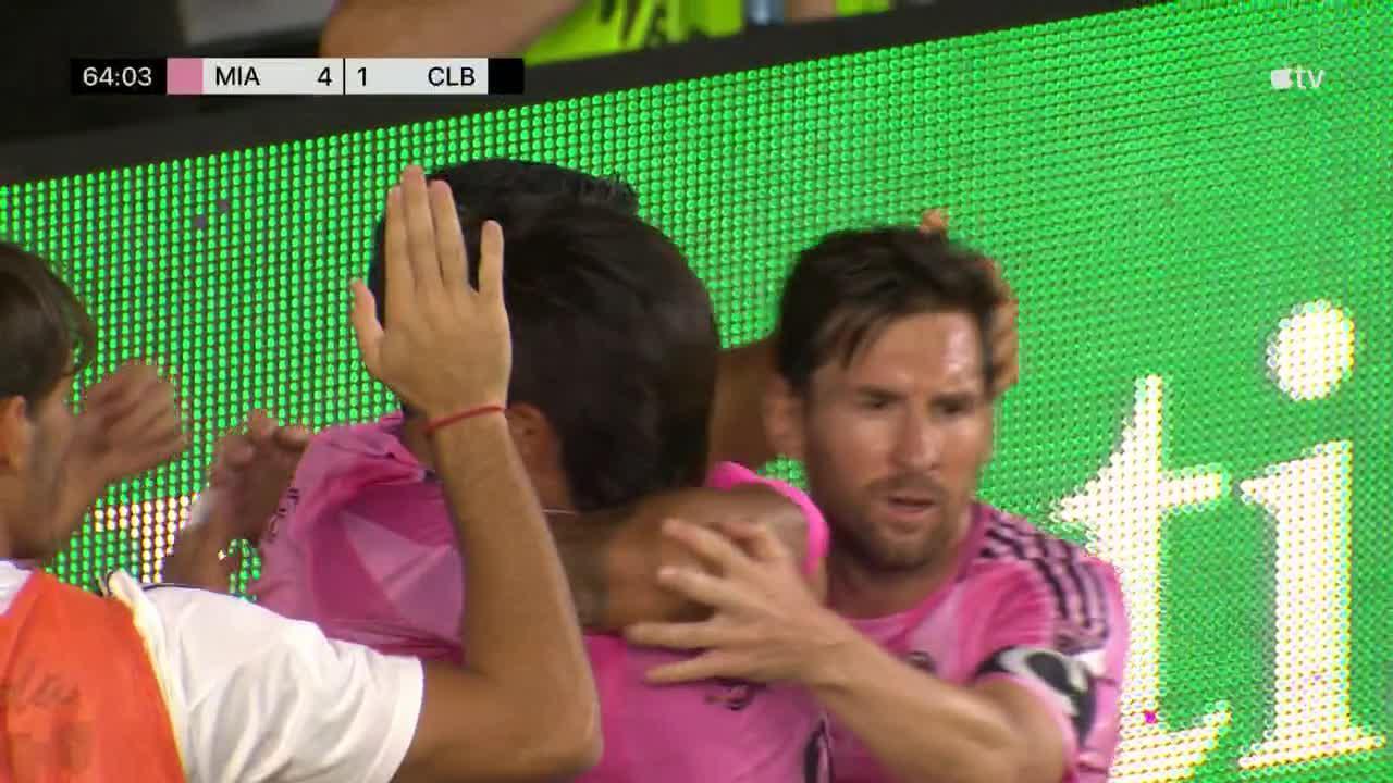 Luis Suárez slots in Inter Miami's 4th goal