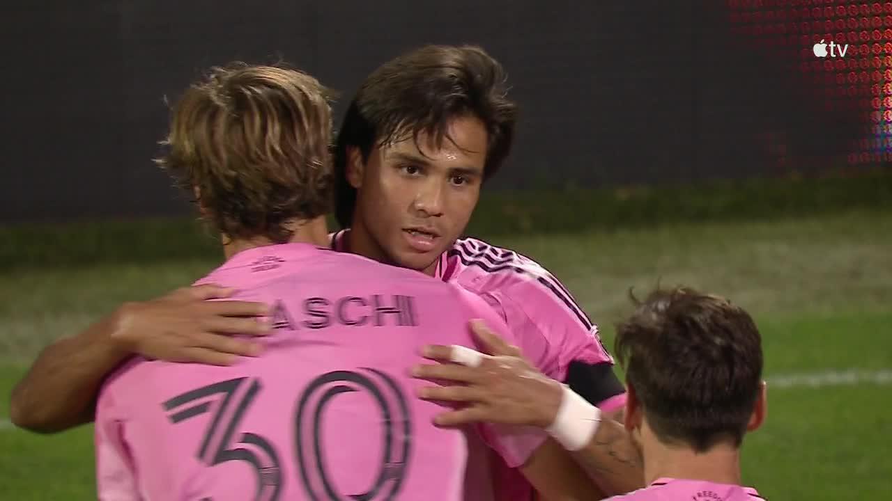 Telasco Segovia makes it 3-1 Inter Miami