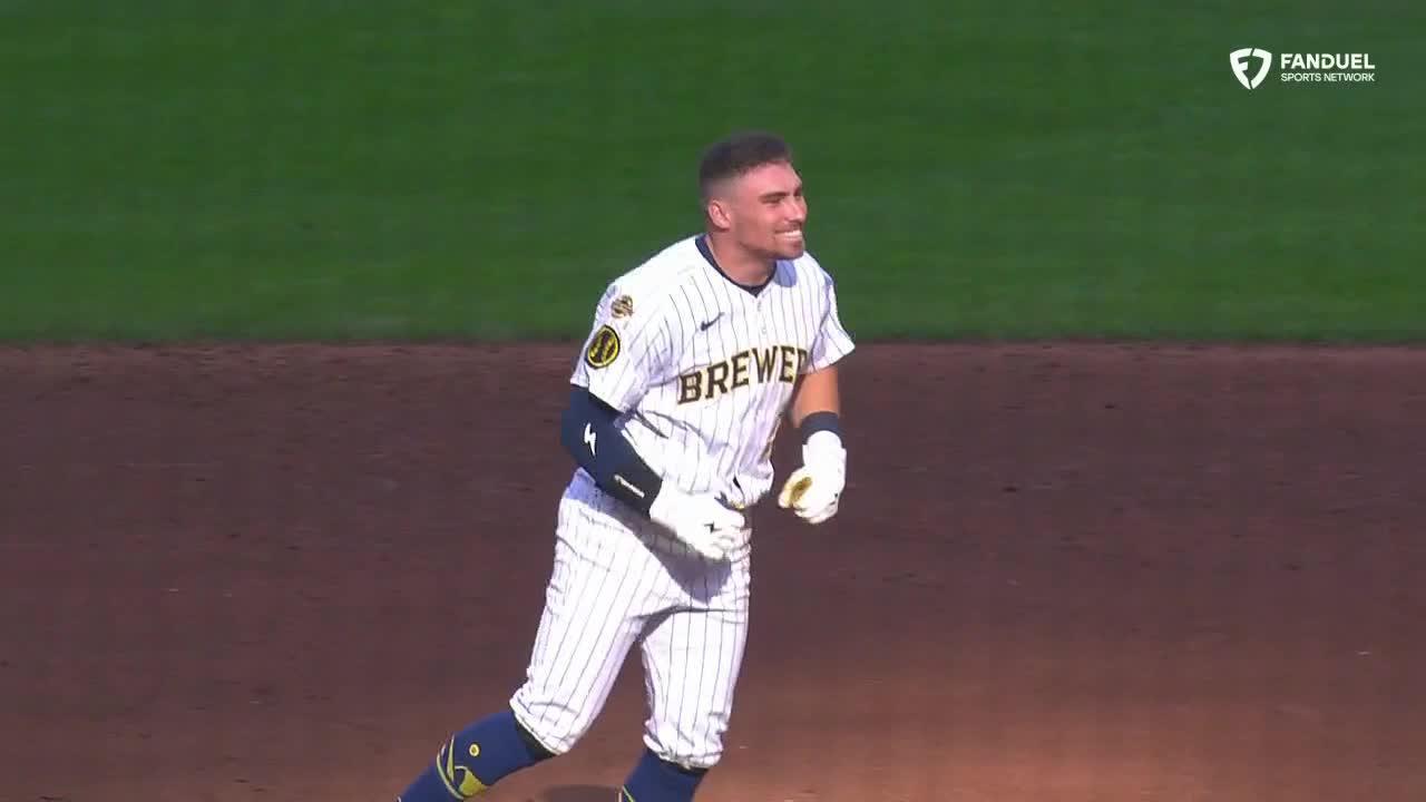 Caleb Durbin completes Brewers' comeback with a walk-off knock