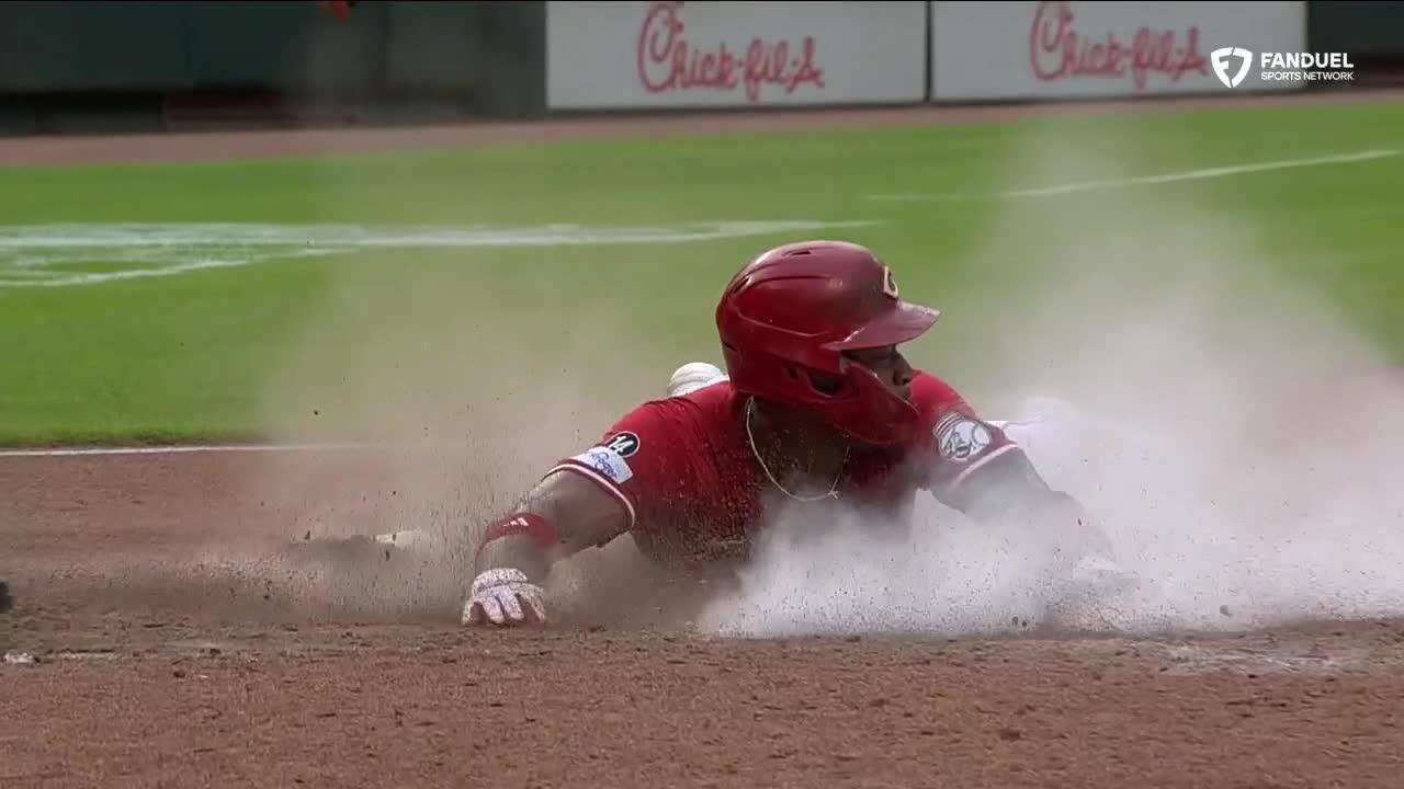 Reds walk-off on an error